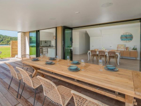 Coastal Daze - Cooks Beach Holiday Home, Cooks Beach